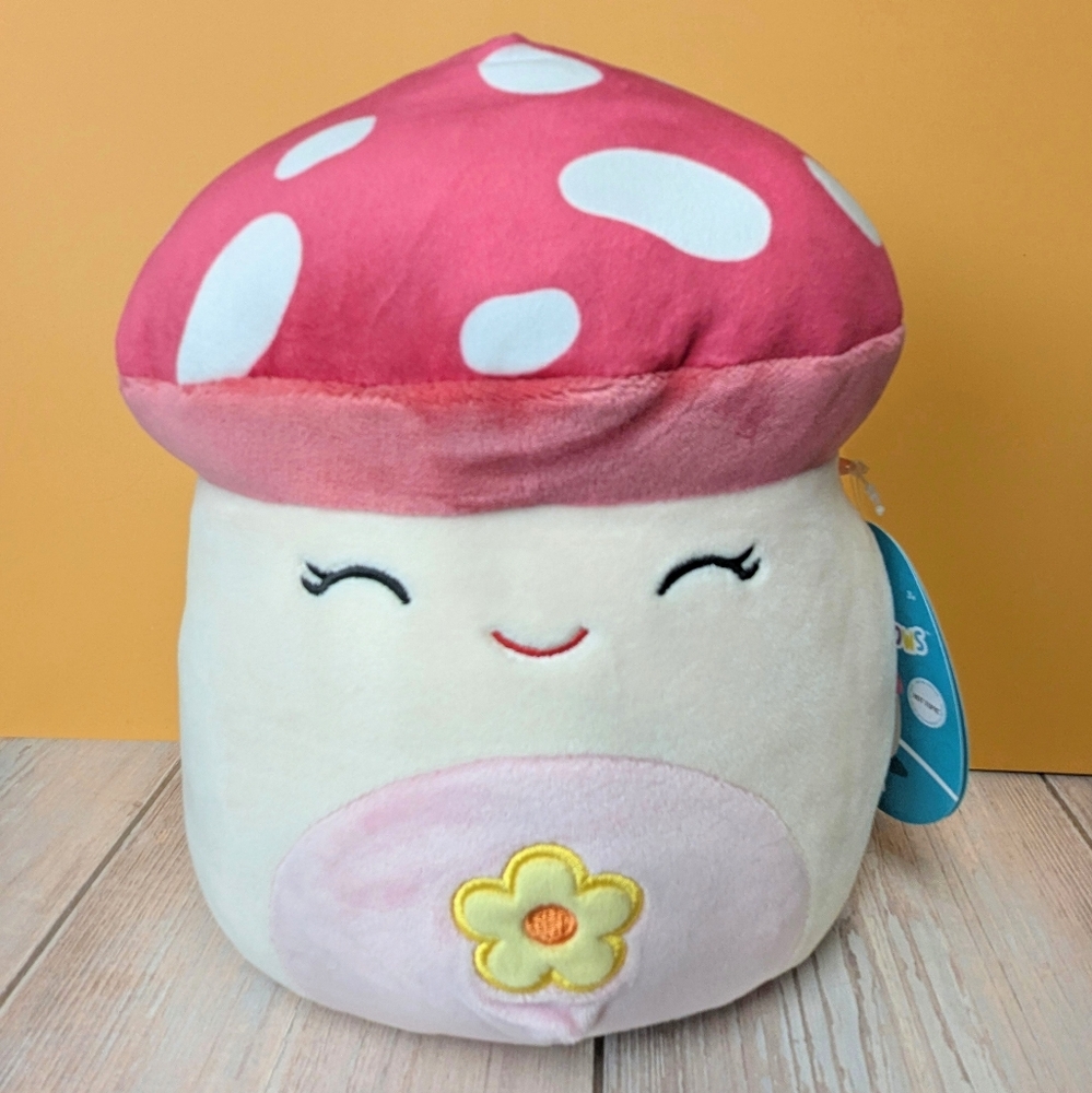 Squishmallows Sakina Hot Topic Mushroom Plush